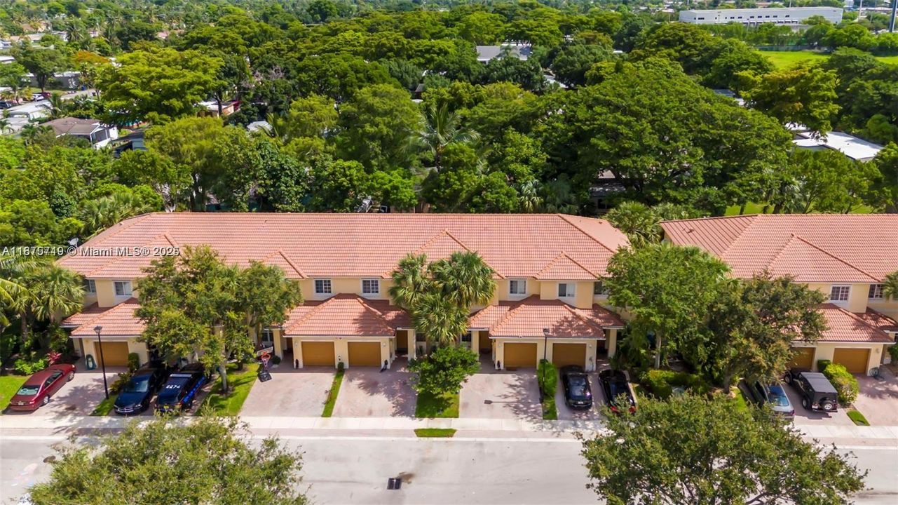 For Rent: $3,000 (3 beds, 3 baths, 1514 Square Feet)