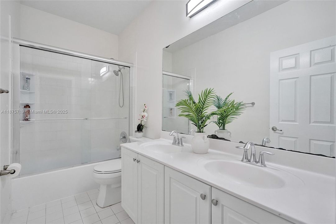 For Rent: $3,000 (3 beds, 3 baths, 1514 Square Feet)