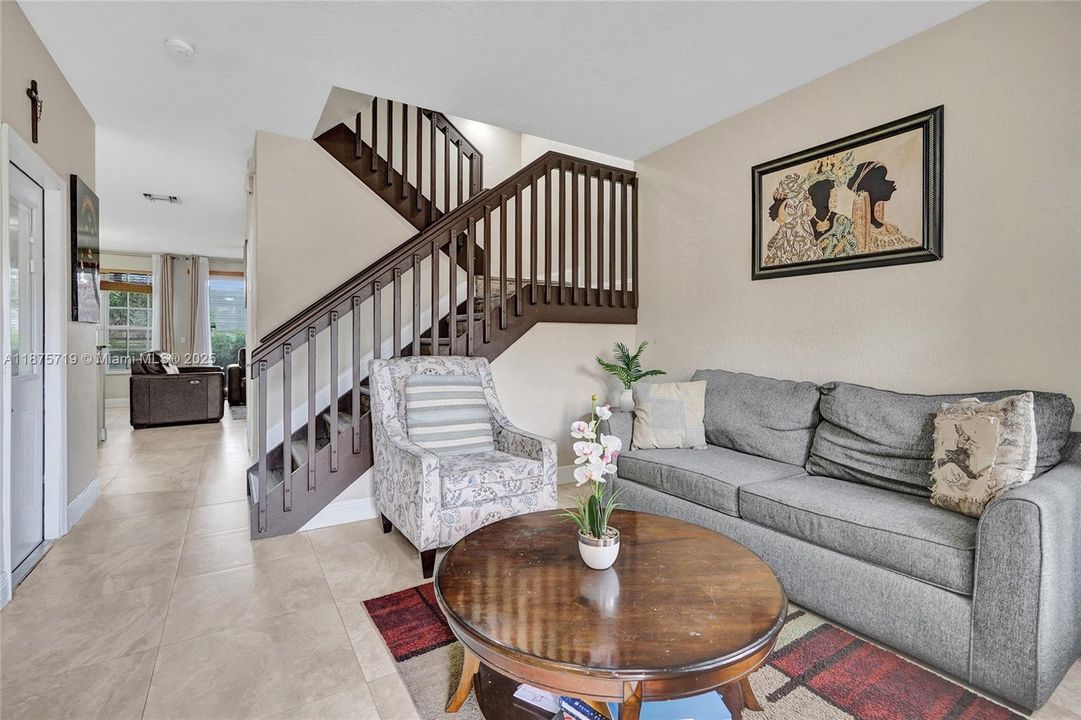 For Rent: $3,000 (3 beds, 3 baths, 1514 Square Feet)