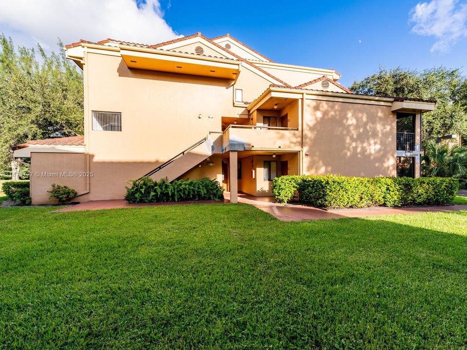 待售: $355,000 (2 贝兹, 2 浴室, 1240 平方英尺)