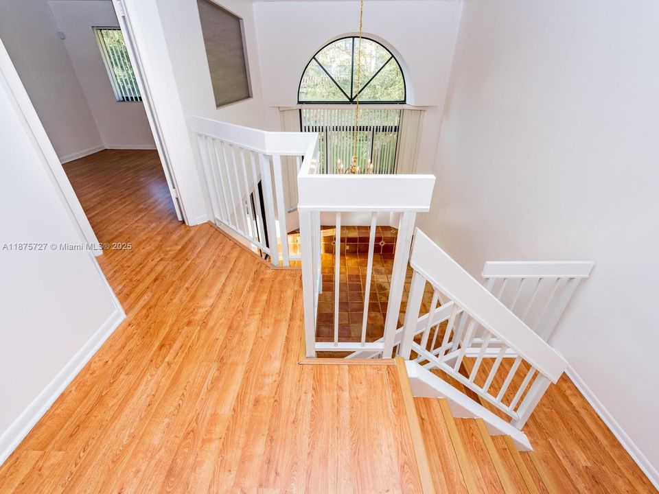 待售: $355,000 (2 贝兹, 2 浴室, 1240 平方英尺)