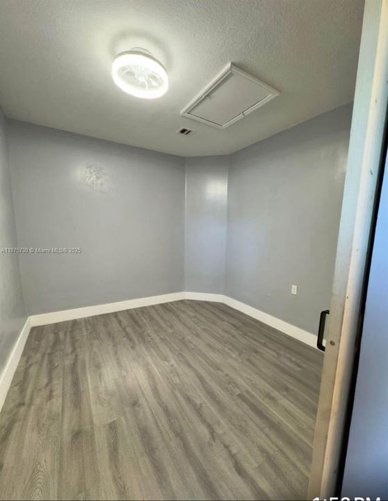 最近租的: $1,300 (1 贝兹, 1 浴室, 1581 平方英尺)