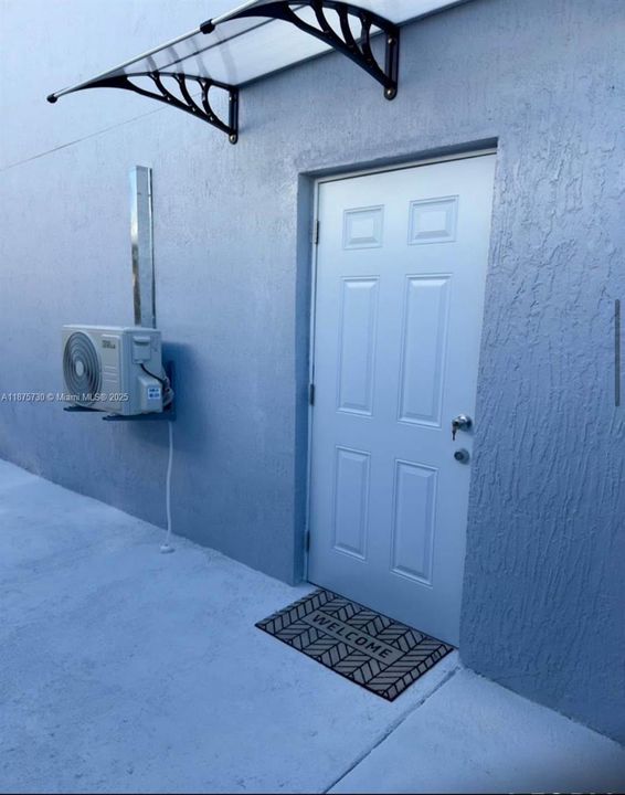 最近租的: $1,300 (1 贝兹, 1 浴室, 1581 平方英尺)