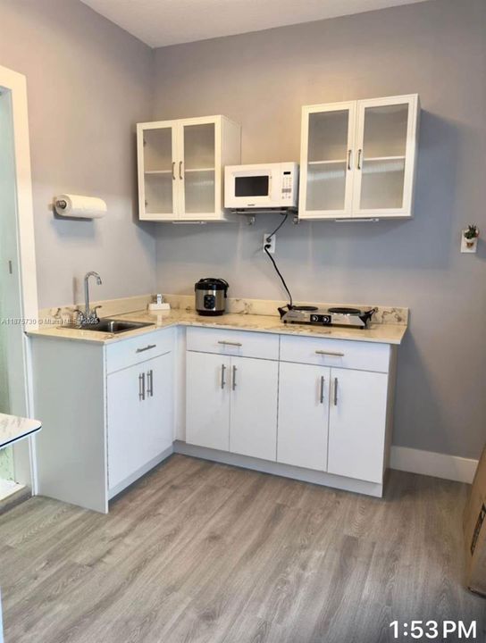 最近租的: $1,300 (1 贝兹, 1 浴室, 1581 平方英尺)