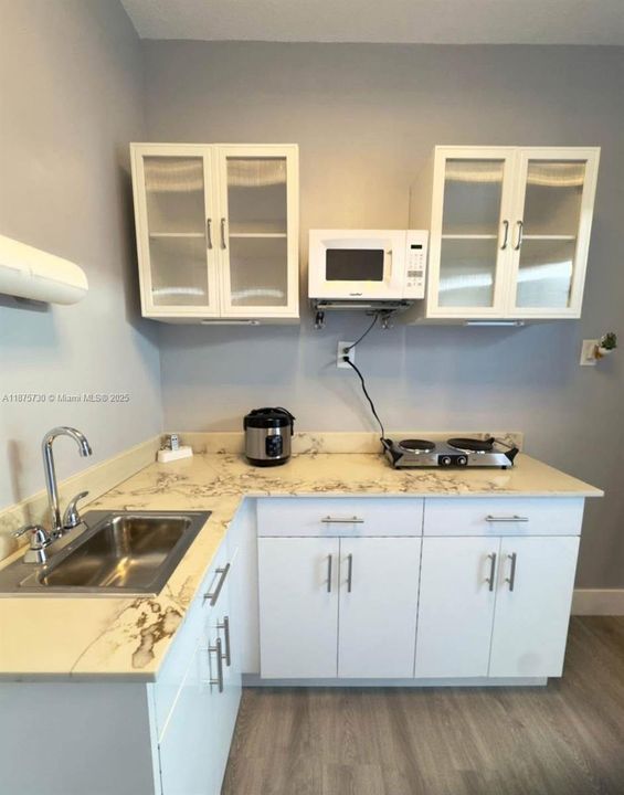 最近租的: $1,300 (1 贝兹, 1 浴室, 1581 平方英尺)