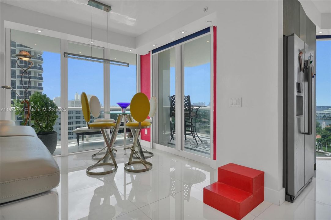 For Sale: $1,795,000 (2 beds, 2 baths, 1380 Square Feet)