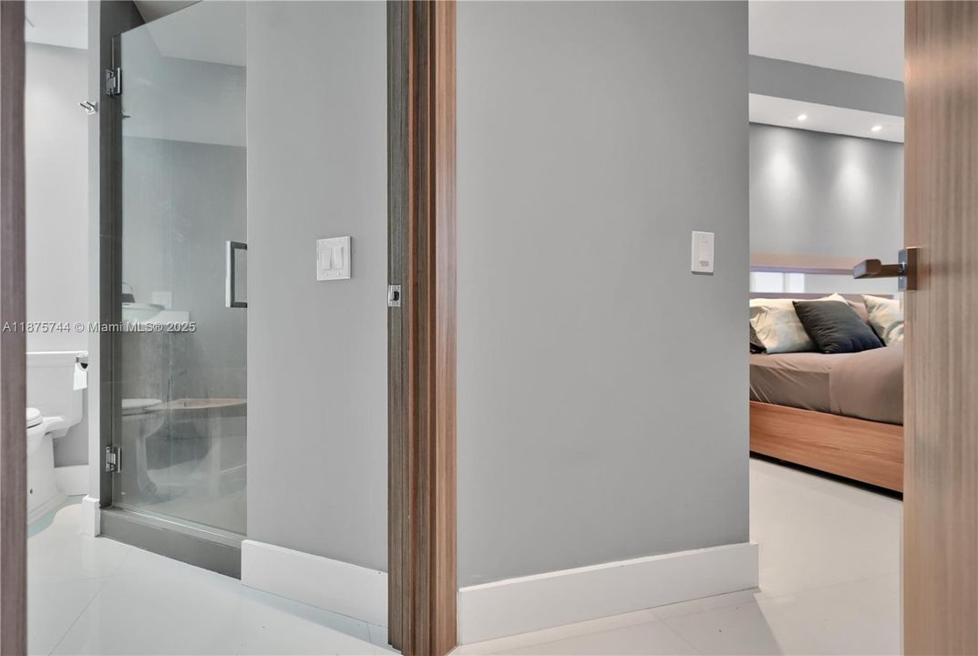 For Sale: $1,795,000 (2 beds, 2 baths, 1380 Square Feet)