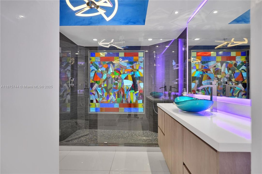 For Sale: $1,795,000 (2 beds, 2 baths, 1380 Square Feet)