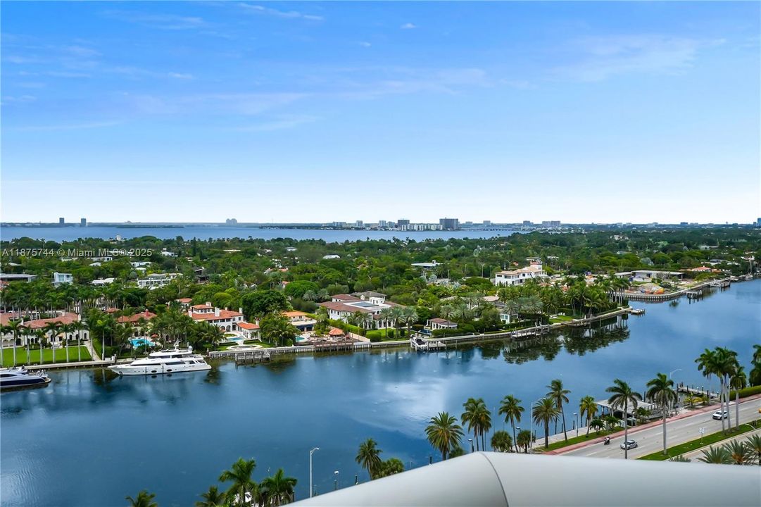 For Sale: $1,795,000 (2 beds, 2 baths, 1380 Square Feet)