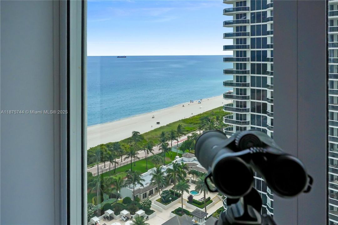 For Sale: $1,795,000 (2 beds, 2 baths, 1380 Square Feet)