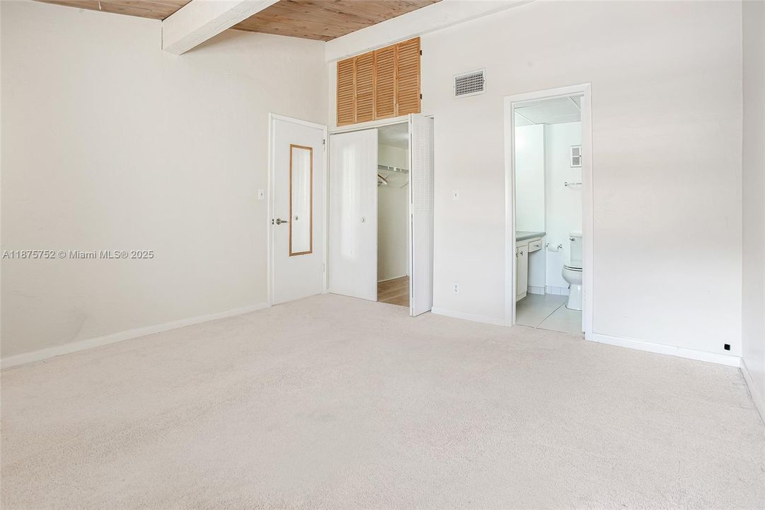 合同活跃: $314,900 (2 贝兹, 2 浴室, 1550 平方英尺)