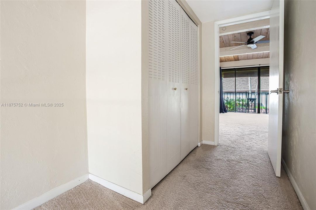 合同活跃: $314,900 (2 贝兹, 2 浴室, 1550 平方英尺)