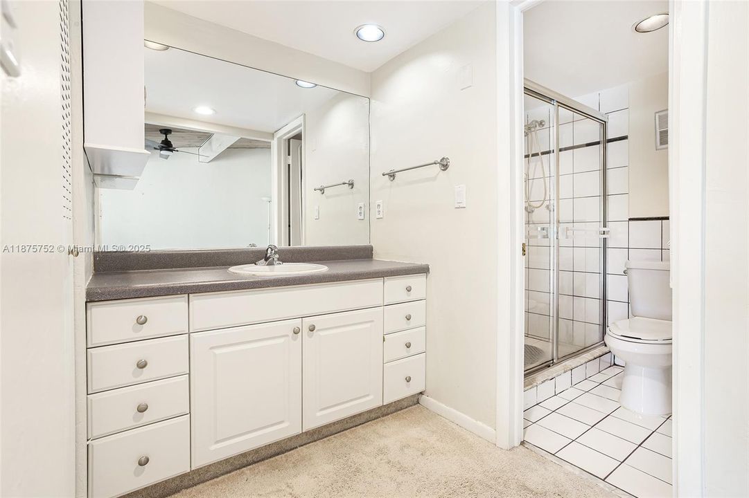 合同活跃: $314,900 (2 贝兹, 2 浴室, 1550 平方英尺)