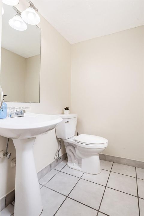 合同活跃: $314,900 (2 贝兹, 2 浴室, 1550 平方英尺)