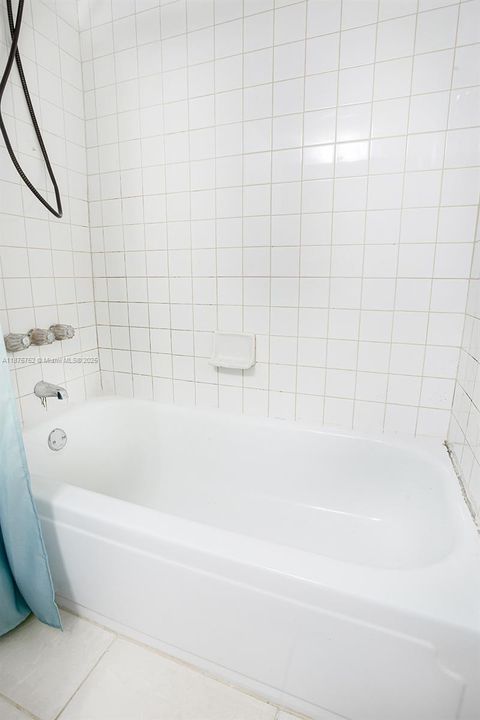 合同活跃: $314,900 (2 贝兹, 2 浴室, 1550 平方英尺)