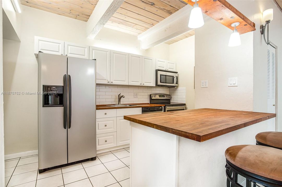 合同活跃: $314,900 (2 贝兹, 2 浴室, 1550 平方英尺)