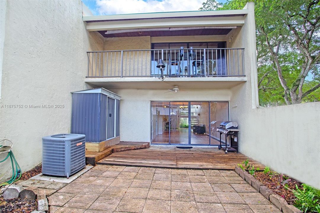 合同活跃: $314,900 (2 贝兹, 2 浴室, 1550 平方英尺)