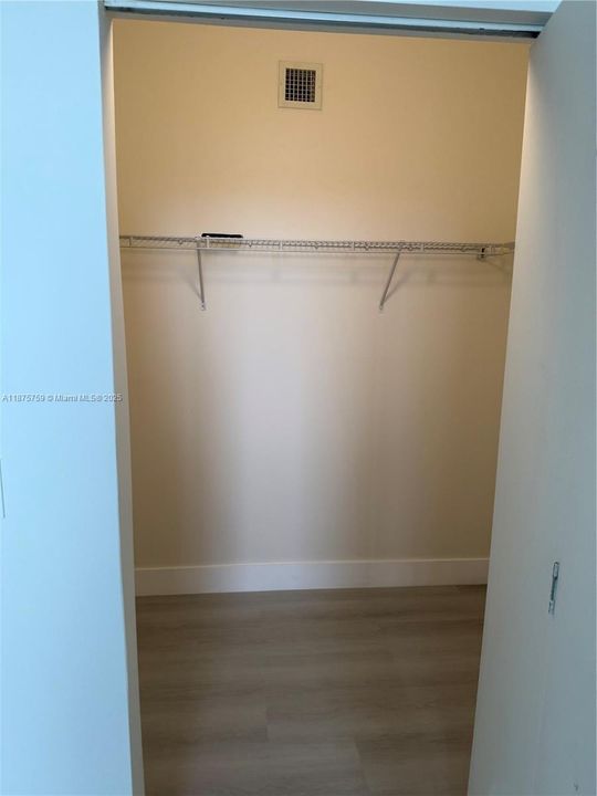 For Sale: $530,000 (2 beds, 2 baths, 1084 Square Feet)