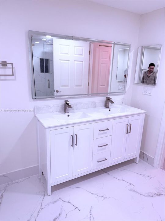 For Sale: $530,000 (2 beds, 2 baths, 1084 Square Feet)