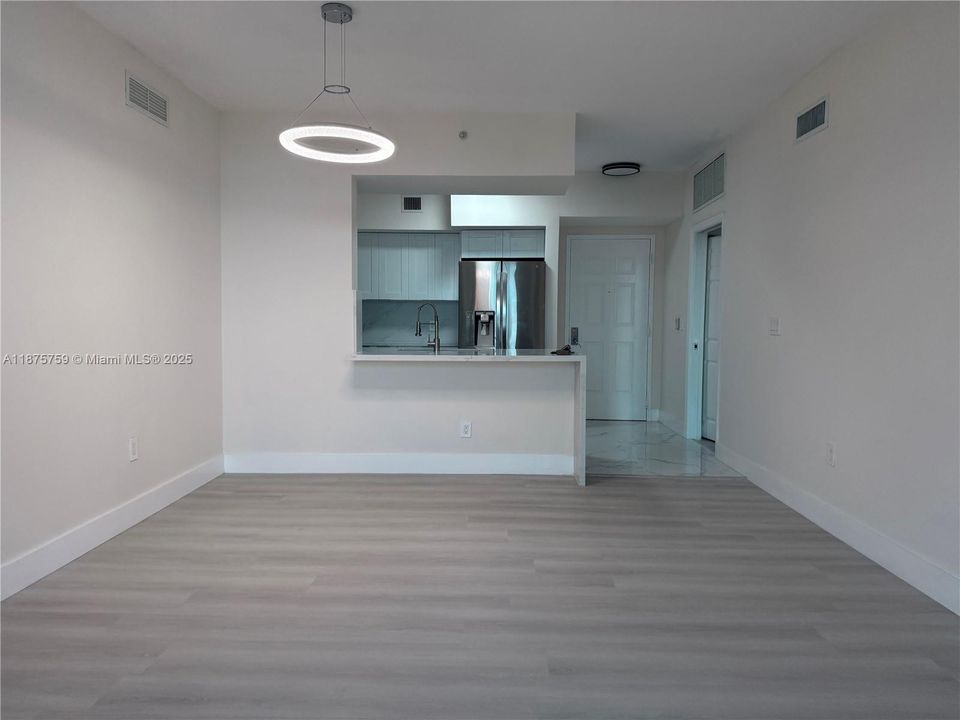 For Sale: $530,000 (2 beds, 2 baths, 1084 Square Feet)