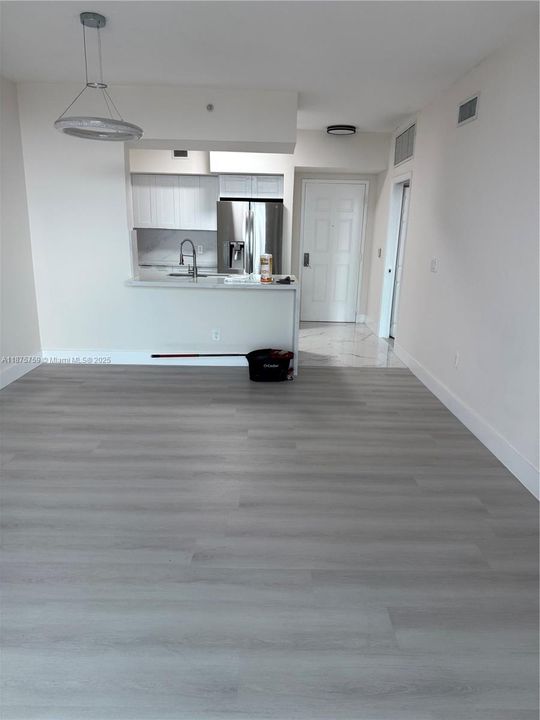 For Sale: $530,000 (2 beds, 2 baths, 1084 Square Feet)