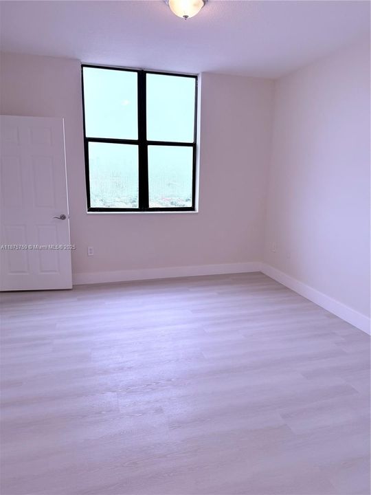 For Sale: $530,000 (2 beds, 2 baths, 1084 Square Feet)