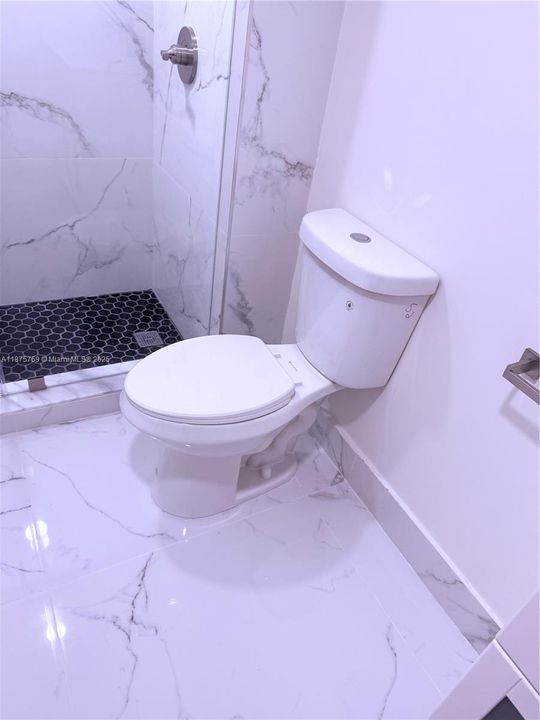 For Sale: $530,000 (2 beds, 2 baths, 1084 Square Feet)