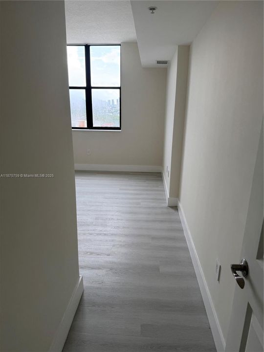 For Sale: $530,000 (2 beds, 2 baths, 1084 Square Feet)