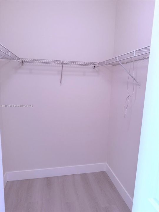 For Sale: $530,000 (2 beds, 2 baths, 1084 Square Feet)