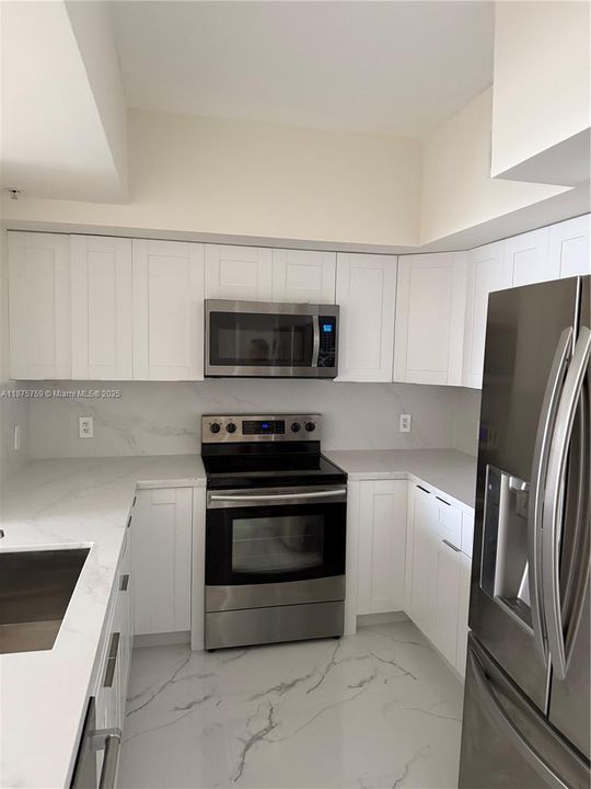 For Sale: $530,000 (2 beds, 2 baths, 1084 Square Feet)