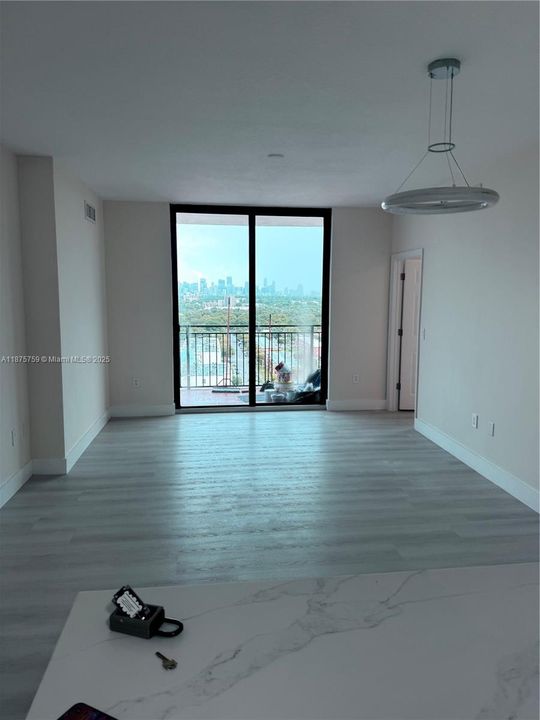 For Sale: $530,000 (2 beds, 2 baths, 1084 Square Feet)