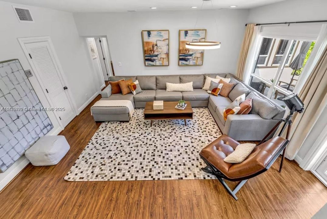 En Renta: $14,000 (4 camas, 2 baños, 3570 Pies cuadrados)