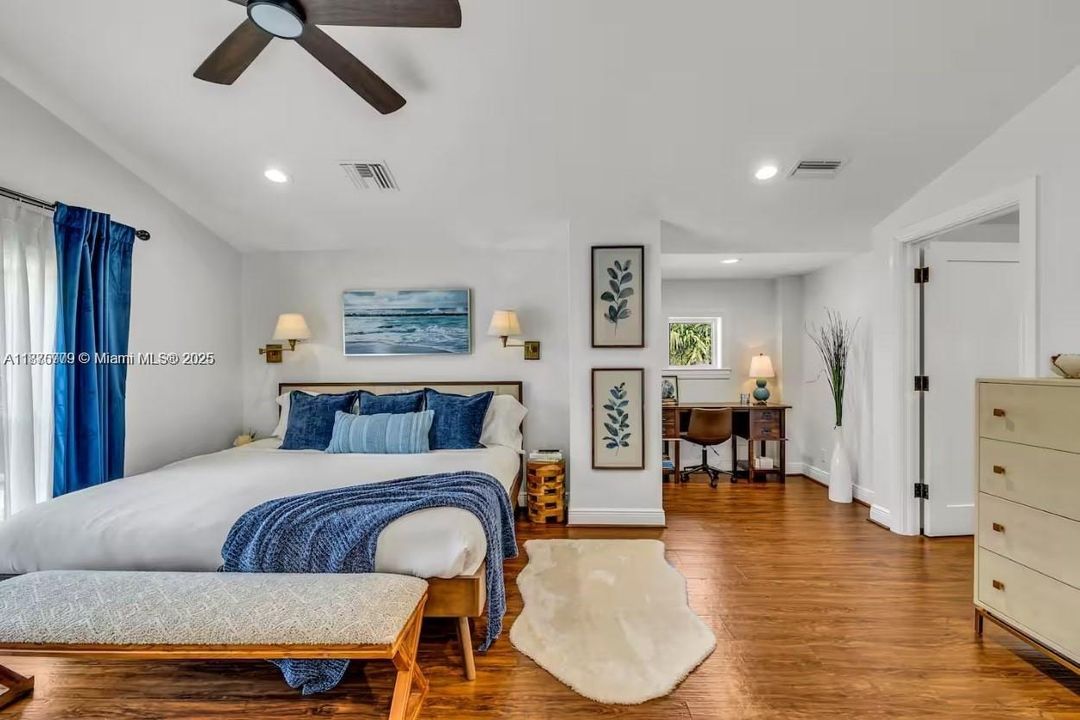 En Renta: $14,000 (4 camas, 2 baños, 3570 Pies cuadrados)