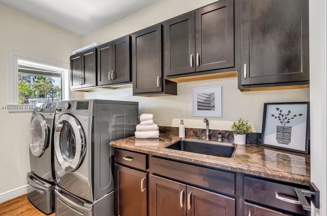 En Renta: $14,000 (4 camas, 2 baños, 3570 Pies cuadrados)