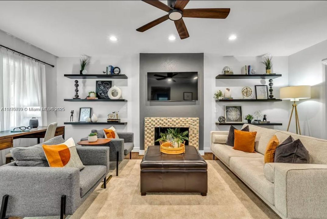 En Renta: $14,000 (4 camas, 2 baños, 3570 Pies cuadrados)