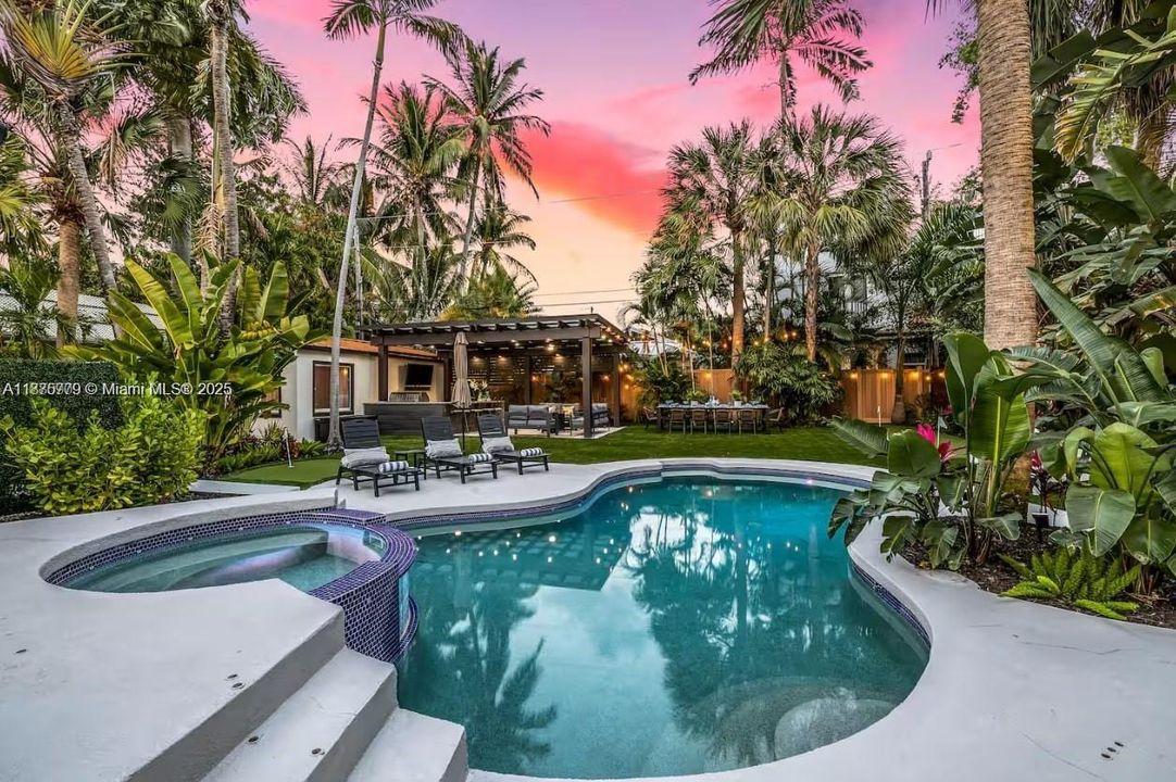 En Renta: $14,000 (4 camas, 2 baños, 3570 Pies cuadrados)