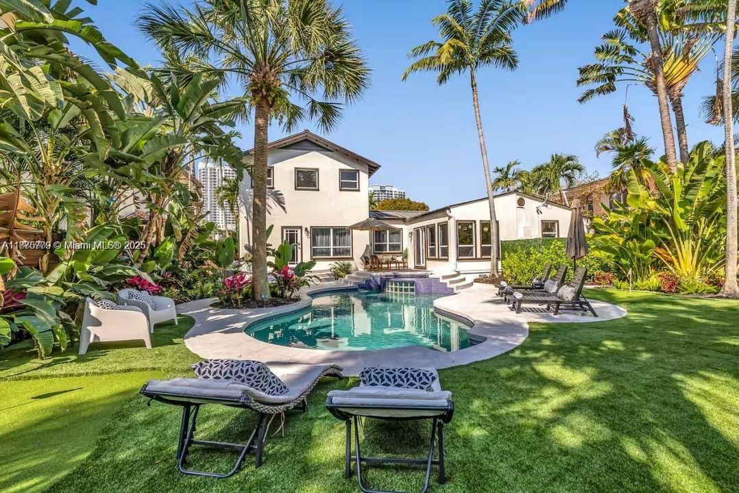 En Renta: $14,000 (4 camas, 2 baños, 3570 Pies cuadrados)