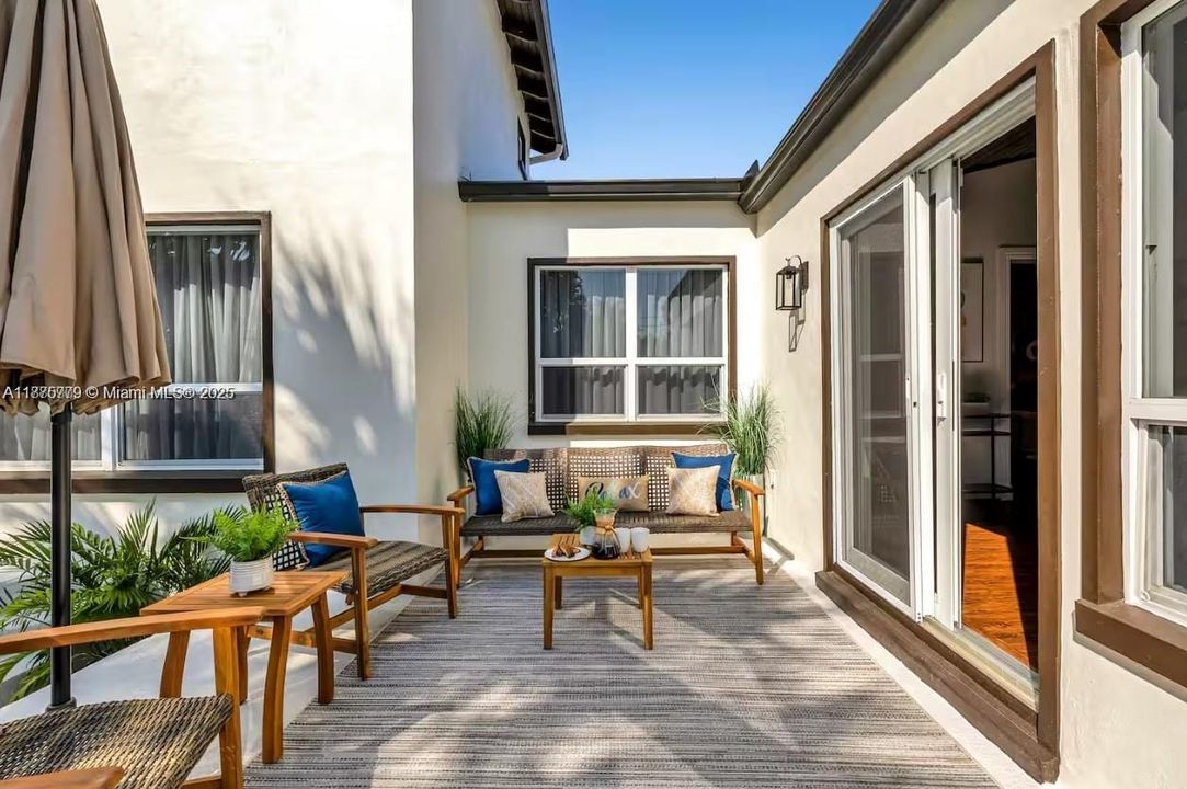 En Renta: $14,000 (4 camas, 2 baños, 3570 Pies cuadrados)