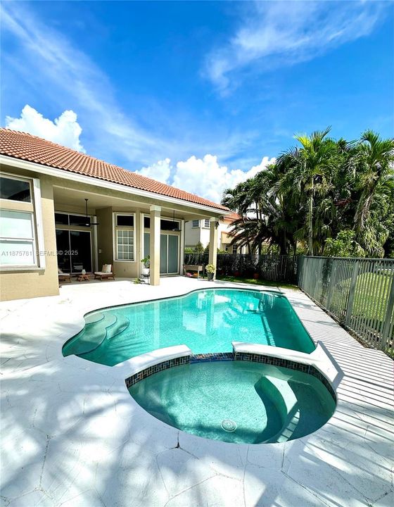 Recently Rented: $7,500 (5 beds, 3 baths, 2608 Square Feet)