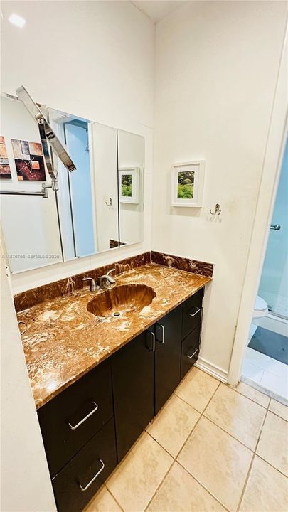 En Venta: $185,000 (2 camas, 2 baños, 1080 Pies cuadrados)