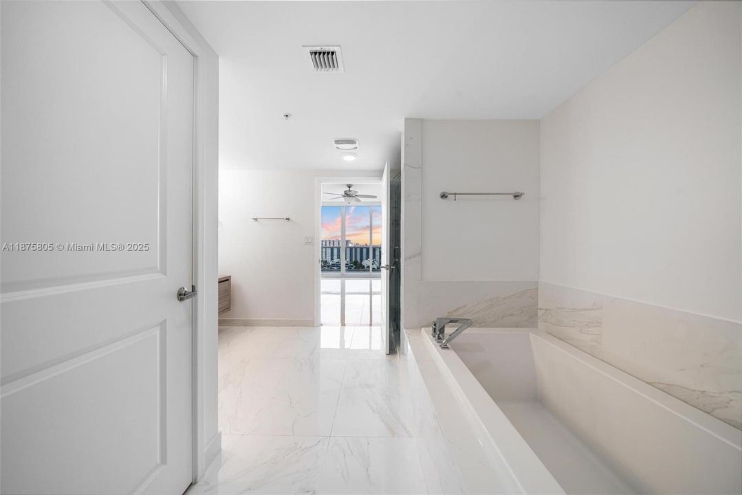 For Sale: $1,129,000 (3 beds, 3 baths, 1553 Square Feet)