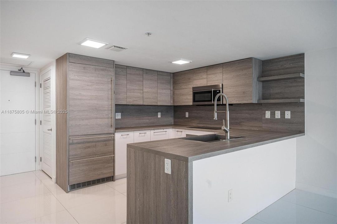 For Sale: $1,129,000 (3 beds, 3 baths, 1553 Square Feet)