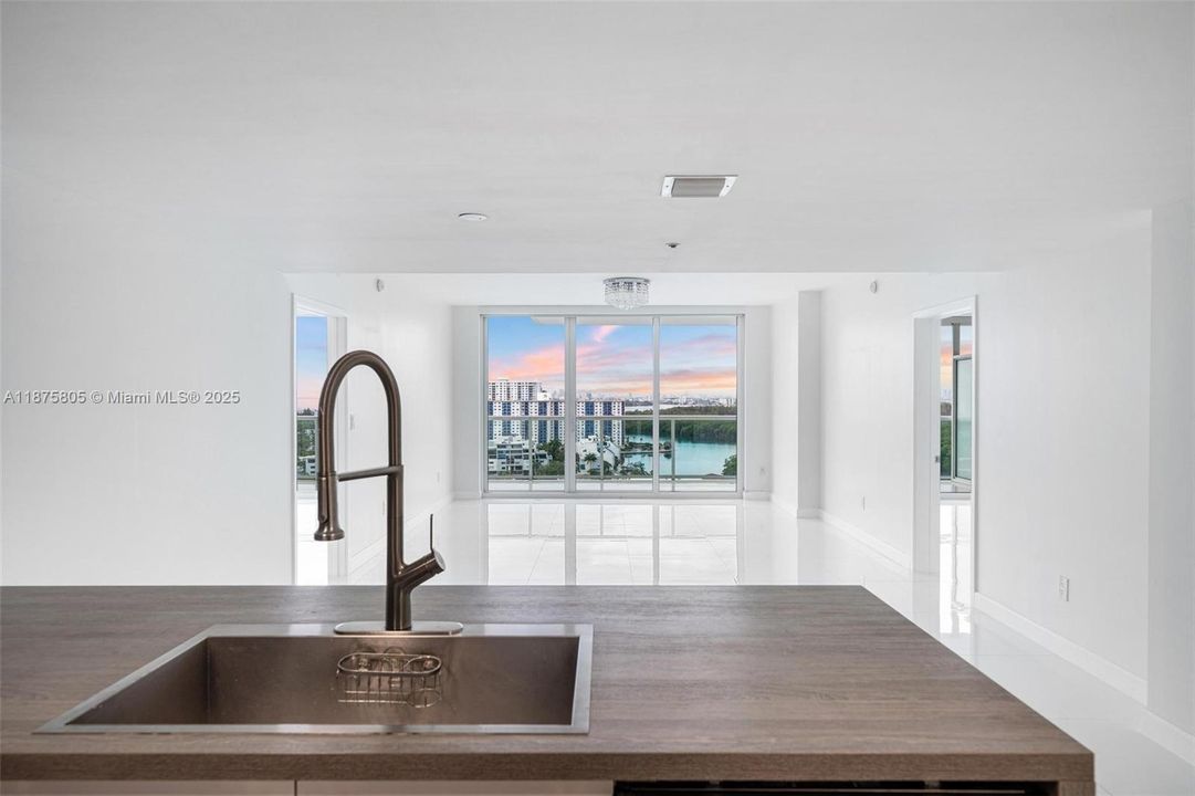 For Sale: $1,129,000 (3 beds, 3 baths, 1553 Square Feet)