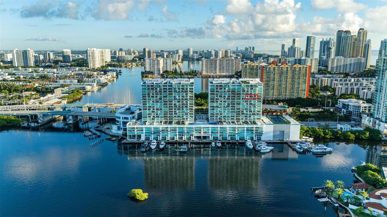 For Sale: $1,129,000 (3 beds, 3 baths, 1553 Square Feet)