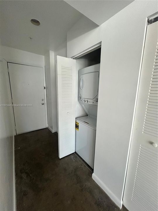 待售: $350,000 (1 贝兹, 1 浴室, 620 平方英尺)