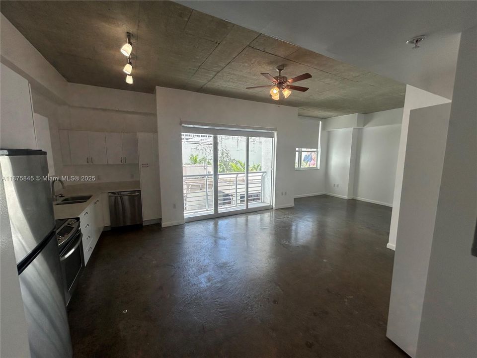 待售: $350,000 (1 贝兹, 1 浴室, 620 平方英尺)