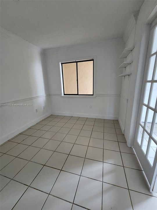 合同活跃: $265,000 (3 贝兹, 2 浴室, 1040 平方英尺)