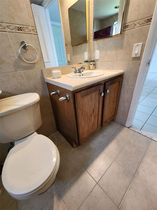 合同活跃: $265,000 (3 贝兹, 2 浴室, 1040 平方英尺)