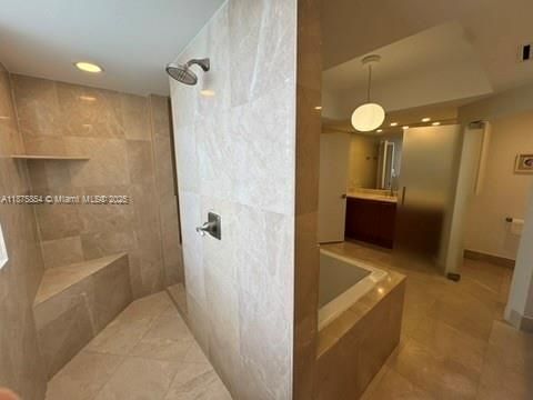 Master BathPhotos may be digitally staged or AI-edited for visualization purposes.