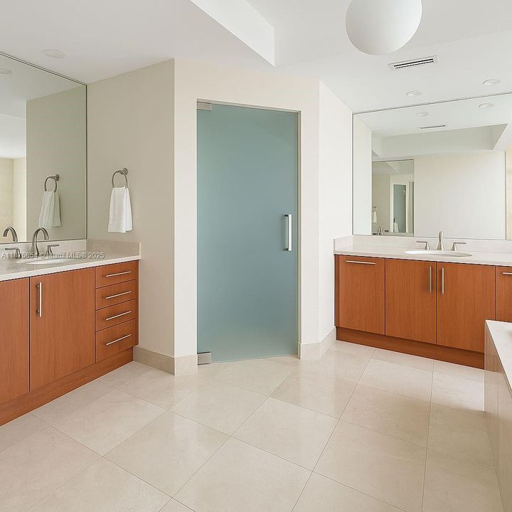 Master BathPhotos may be digitally staged or AI-edited for visualization purposes.